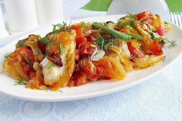 Запеченная рыбка с овощами: сбалансированный ужин!